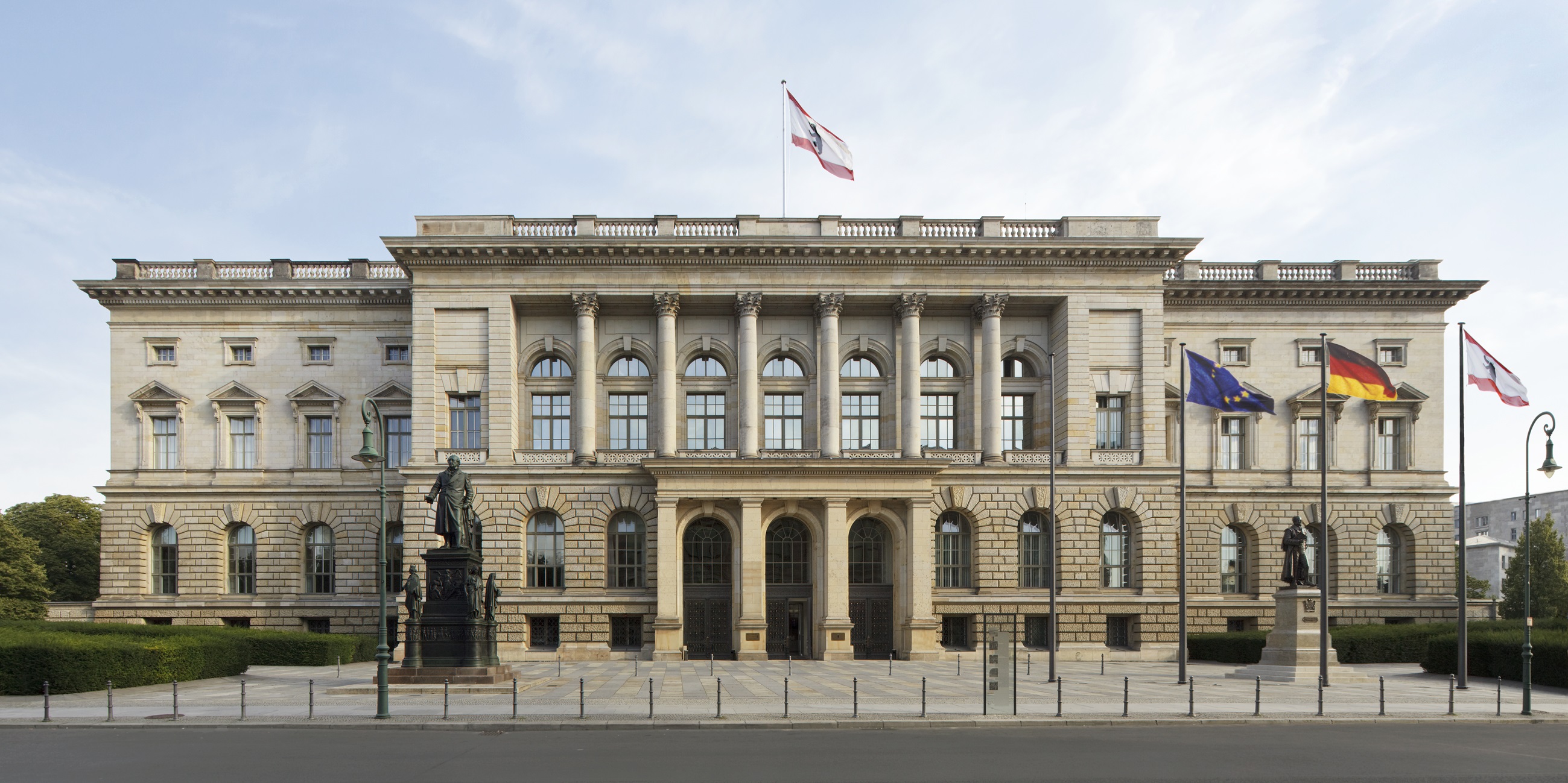 Hausansicht des AGH -
Blick auf das Abgeordnetenhaus von Berlin
Bildnachweis: © Peter Thieme